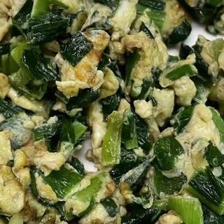 韭菜炒鸡蛋"：家常美味，简单易做，营养满分！