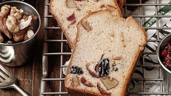 家里买个面包机确实是能提高生活质量的，入手一个面包机吧！