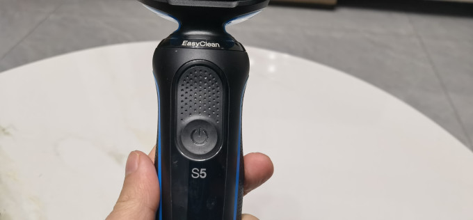 入手博朗小猎豹,5系51-b1000s剃须效果非常棒