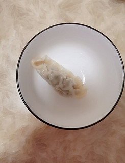 早餐吃必品阁「芹菜猪肉」口味的饺子