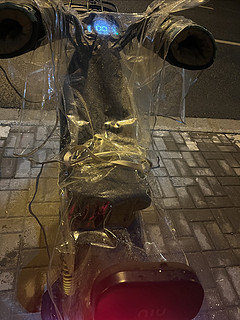 我的小毛驴自从有了它，完美躲避“湿身” 超好用的电动车保护套～