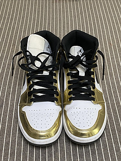 Nike jordan液态金高帮运动休闲鞋分享。