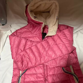 波司登连帽羽绒服
