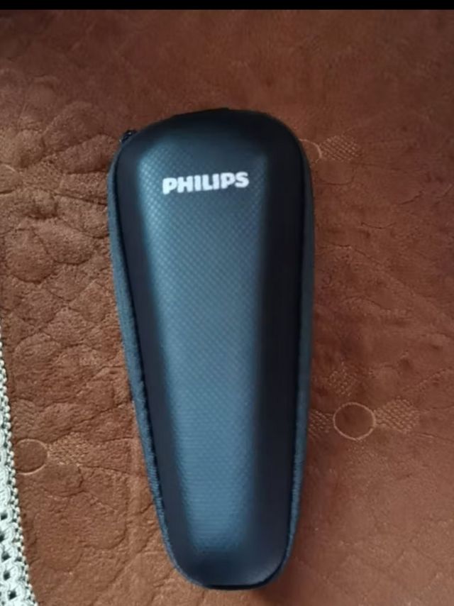 飞利浦（PHILIPS）电动剃须刀经典便携款 自动研磨刮胡刀胡须刀 新年礼物 送男友 送老公