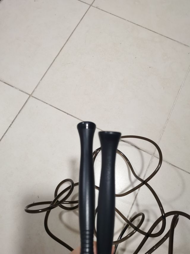 冬季户外这么冷，不如在室内跳绳