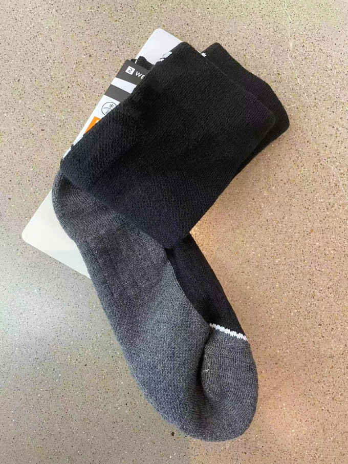 迪卡侬徒步袜