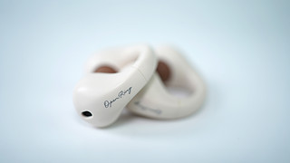 无感佩戴，耳机基本款可以考虑冇心Open Ring 开放式蓝牙耳机