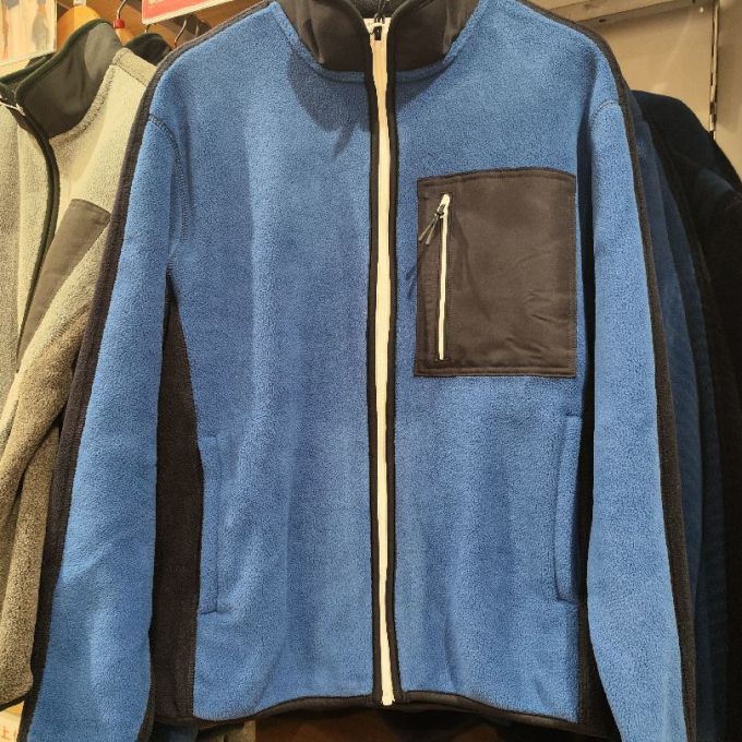 优衣库费德勒联名款线下货挺多_什么值得买