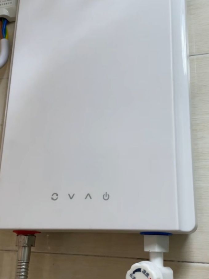 四季沐歌电热水器