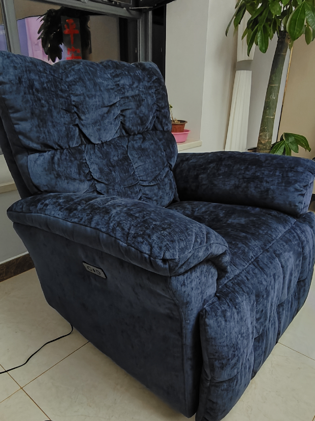 1400块的芝华仕的电动沙发，舒适度远超上万的真皮沙发