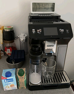 德龙（Delonghi）咖啡机 冷萃版探索者 全自动咖啡机 家用 原装进口 智能互联 触控操作 