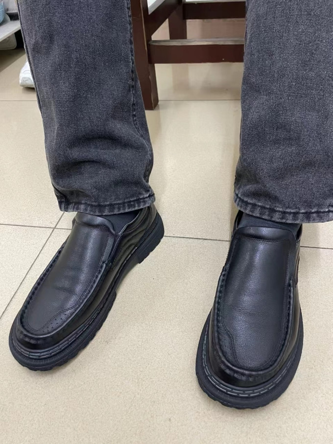 休闲皮鞋