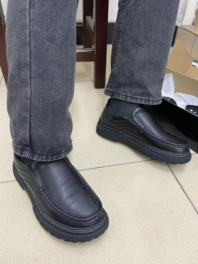 休闲皮鞋