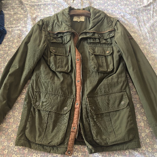 这个是300+买的法国AIGLE艾高的一件棉服