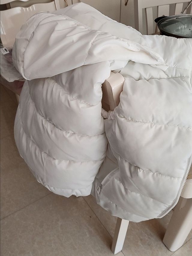 冬季出行有温度，连帽加厚羽绒马甲