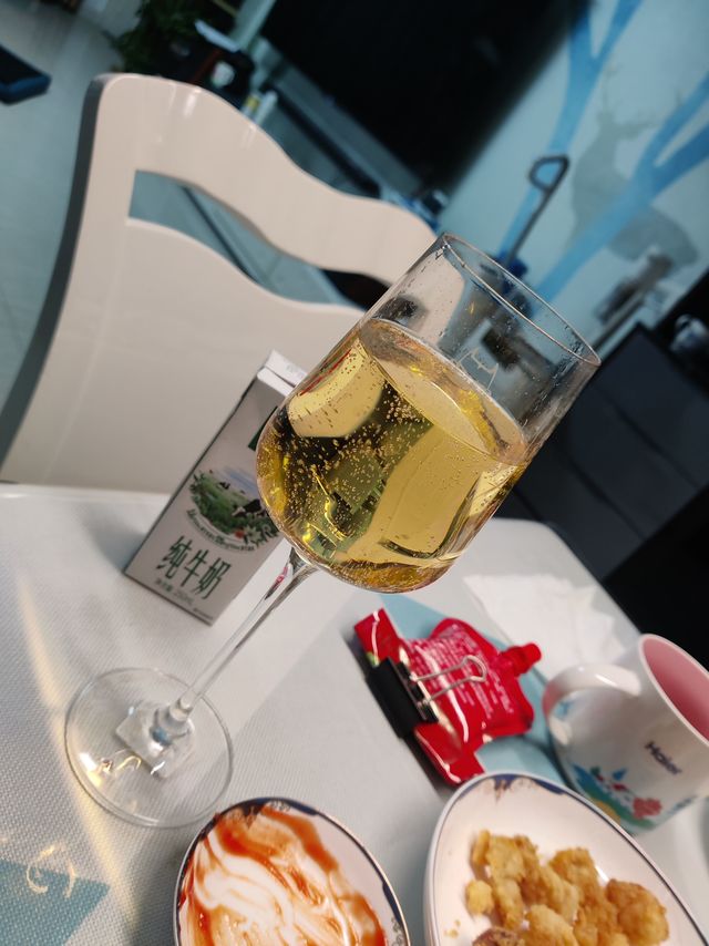 喝了瓶过期的DOCG阿遆斯葡萄酒，感觉有点小贵腐的味道