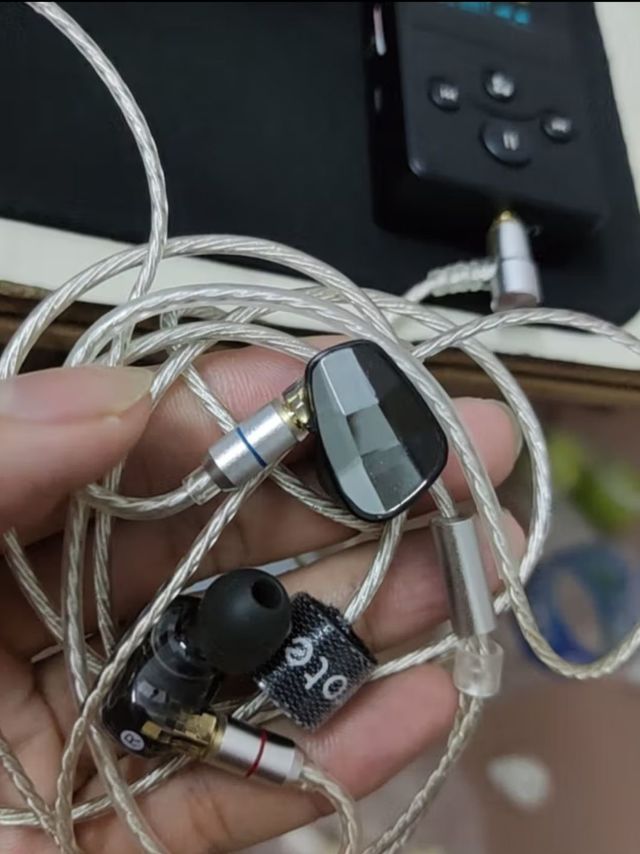 可换线的阿思翠GX70线控耳机