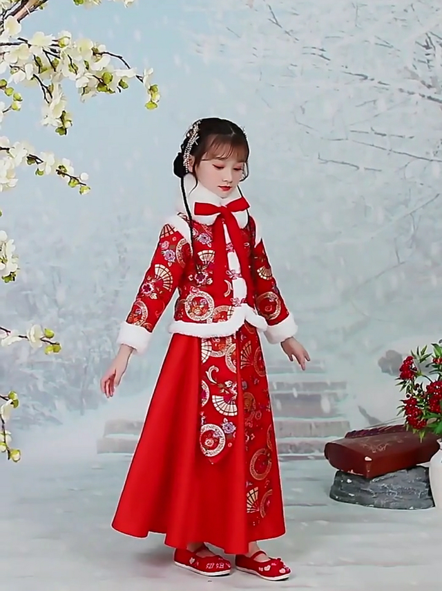 女童拜年服，古风时尚来袭！