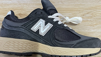 New Balance 2002系列复古跑步鞋