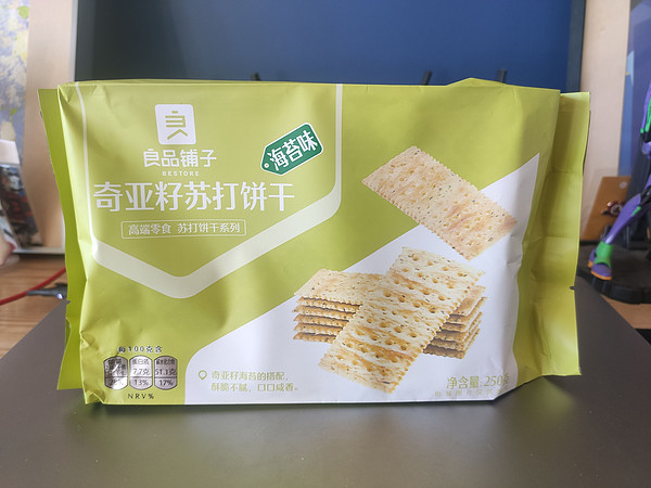 吃货的良品铺子奇亚籽苏打饼干