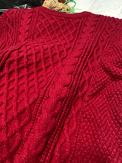 冬日里的温暖，红色时尚毛衣