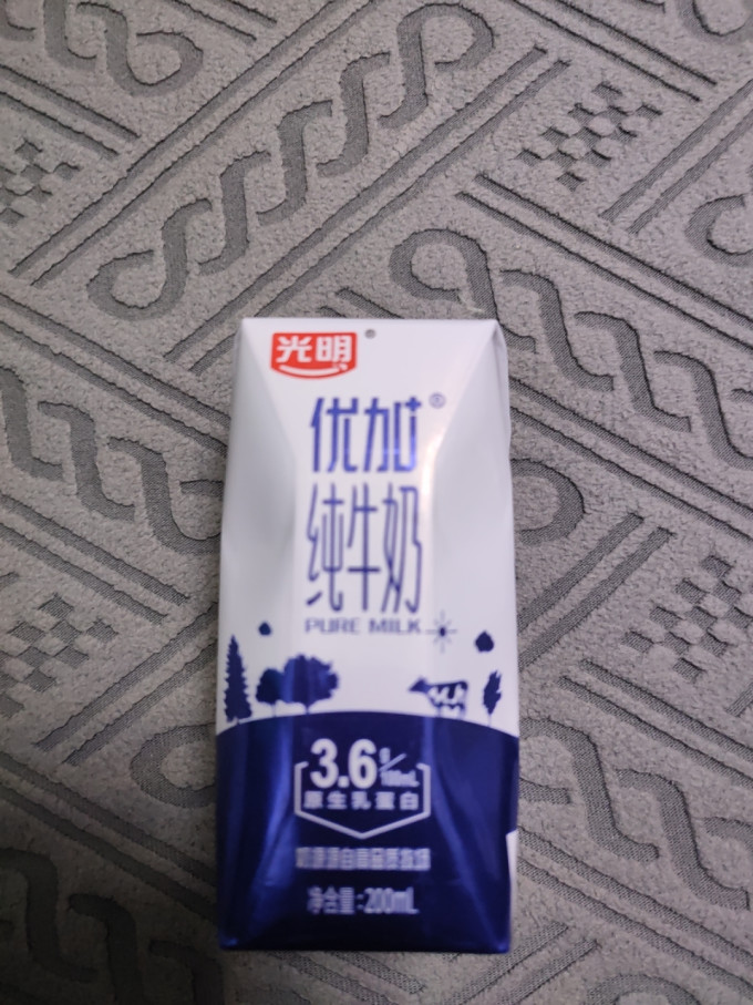 光明常温牛奶