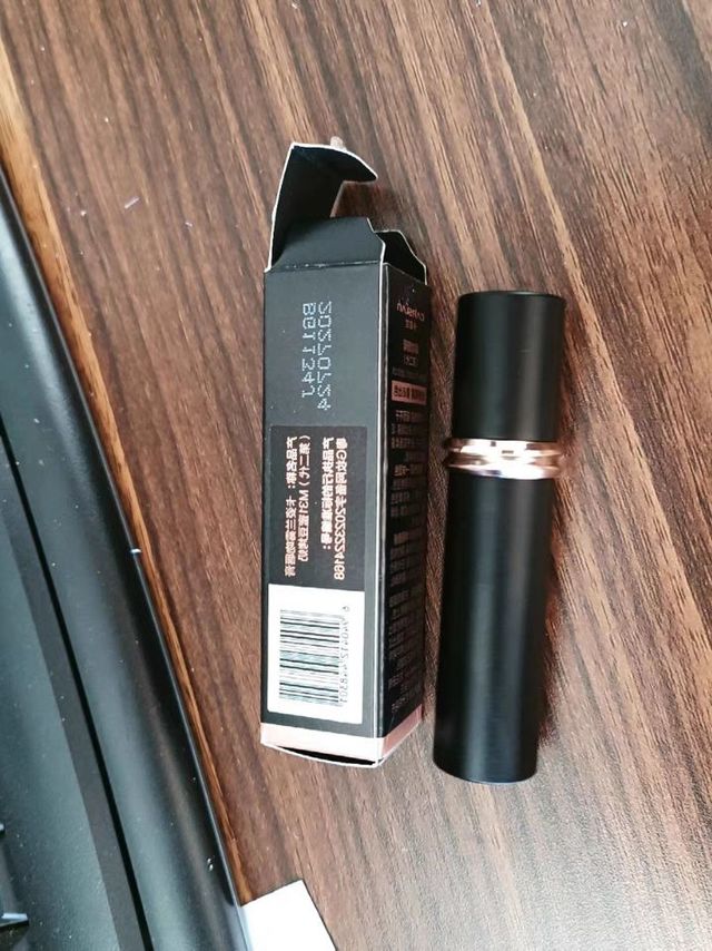 卡姿兰润唇膏