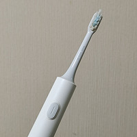 小米电动牙刷保护牙龈刷的干净。