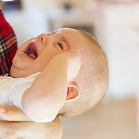 育儿好物分享 篇四十四：宝宝发育异常，婴儿时期就有信号，这5种表现家长要懂得判断
