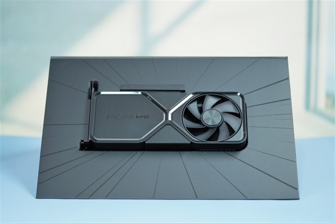 2024 年的第一张良心显卡！NVIDIA RTX 4070 SUPER 首发评测