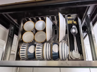 志高嵌入式消毒柜家用小型厨房多功能三层120L大容量高温消毒碗柜