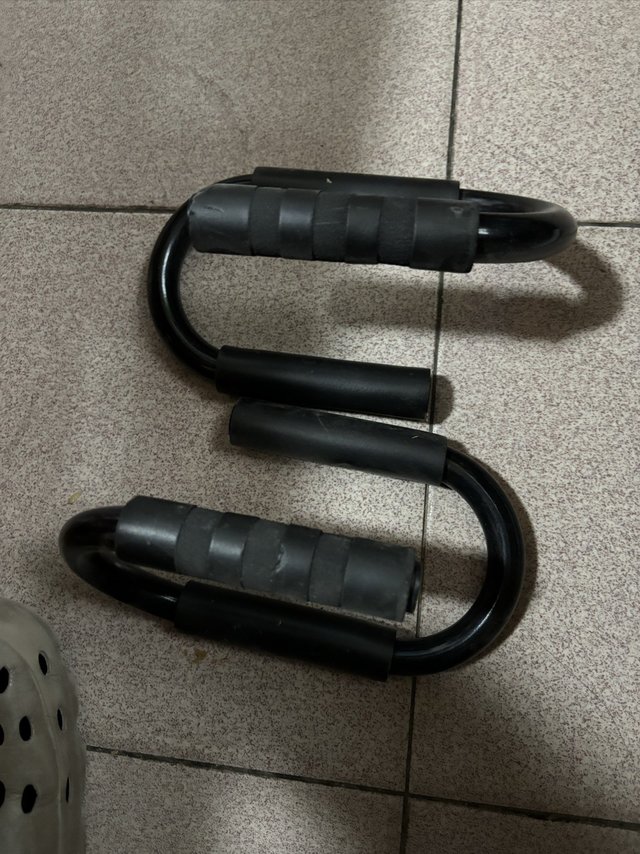 适合家里锻炼的俯卧撑支撑。