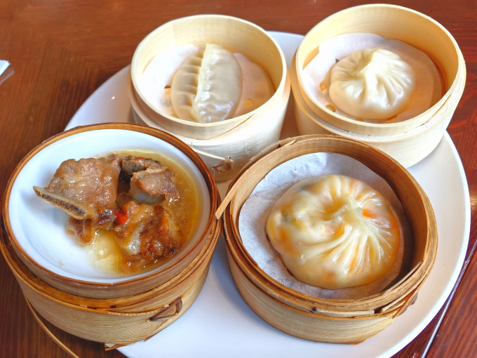 聚会餐饮