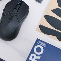 雷柏V300PRO双模无线游戏鼠标：中小手的福音，游戏体验再升级