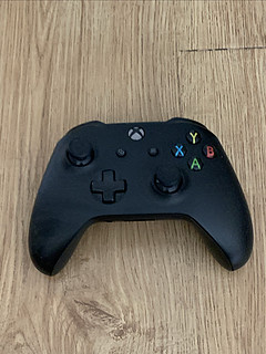 新年想要爽快打游戏，Xbox手柄必不可少。