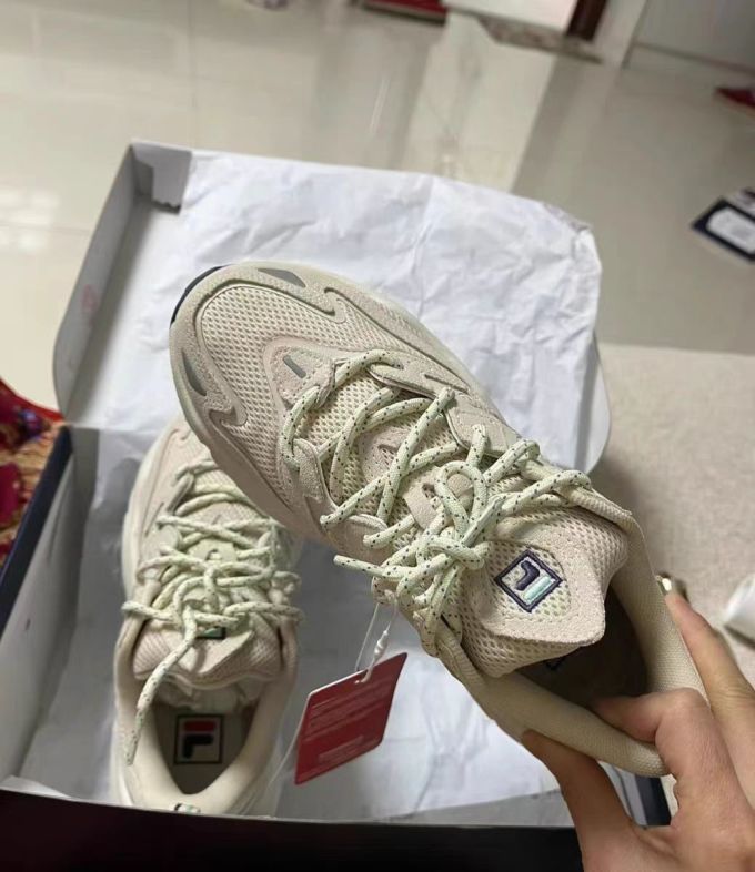斐乐休闲运动鞋