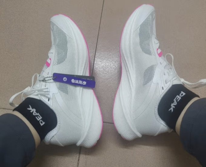 必迈跑鞋