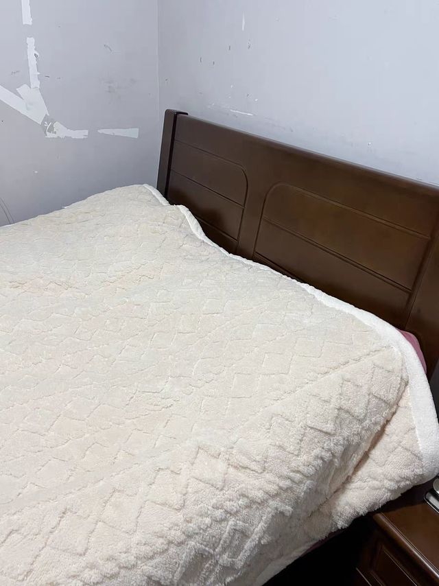冬季保暖的加厚毯子