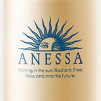 Anessa小金瓶：阳光下的时尚护盾，释放肌肤自由光芒!