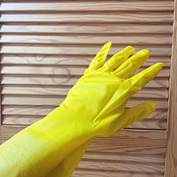 厨房清洁的艺术：橡胶手套的魔法