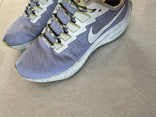 耐克 AIR ZOOM PEGASUS 37 跑步鞋