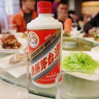 喝惯了名酒的老领导,退休后专打“廉价酒”的主意:好酒在民间啊