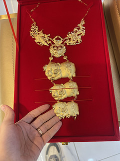 听说黄金金猪排只有广东人结婚才会戴？好奇全国各地结婚的黄金饰品买的是啥，结婚当天都会戴吗？
