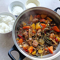 胡萝卜干豇豆炖牛肉，配米饭做晚餐真不错