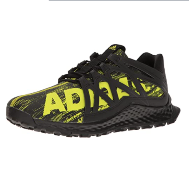 阿迪达斯越野跑鞋