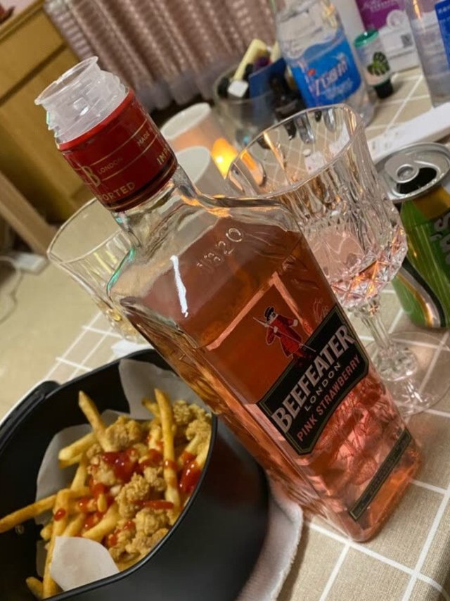 必富达(Beefeater)粉红金酒GIN琴酒杜松子 英国伦敦洋酒 风味配制酒 700ml 年货畅饮