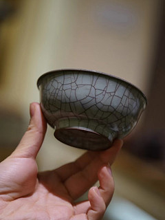 哥窑粉青釉主人杯，宋代五大名窑里的瓷色之美！