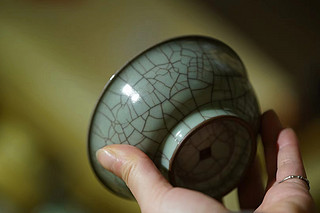 哥窑粉青釉主人杯，宋代五大名窑里的瓷色之美！