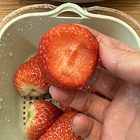 三十一斤的丹东红颜草莓，真的是超值