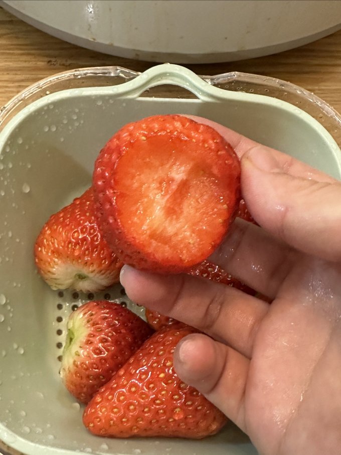 茜货草莓